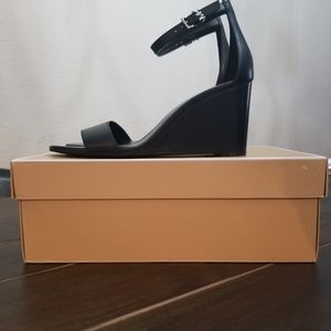 Michael Kors Leather Fiona Wedge Size 9 NIB